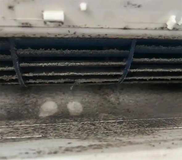 建华空调吹的风有股烧焦味是怎么回事